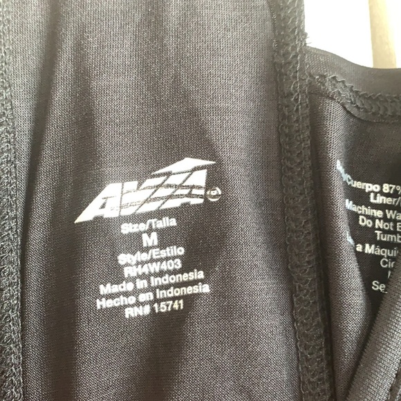 NWOT AVIA Tee - Picture 6 of 7
